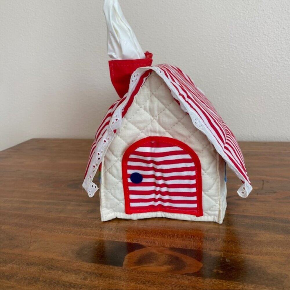 Vintage Quilted House Shaped Tissue Box Cover - Picture 2 of 6